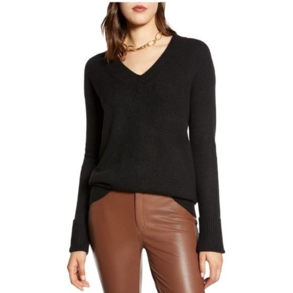 HALOGEN Relaxed V-Neck Long Sleeve Sweater in Black - NWT - Size XS - Picture 1 of 5